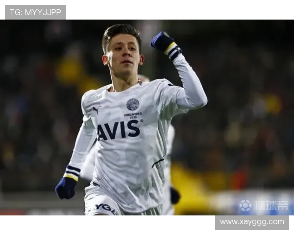 居莱尔更适合边锋还是中场:战术角色与位置适配性解析 居莱尔更适合边锋还是中场:战术角色与位置适配性解析